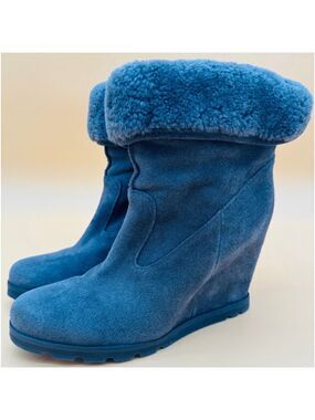 Women's UGG Grey Suede Wedge Boots Size 9